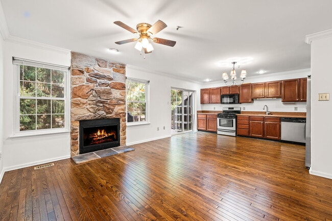 Photo - 1430 Redwood Ct