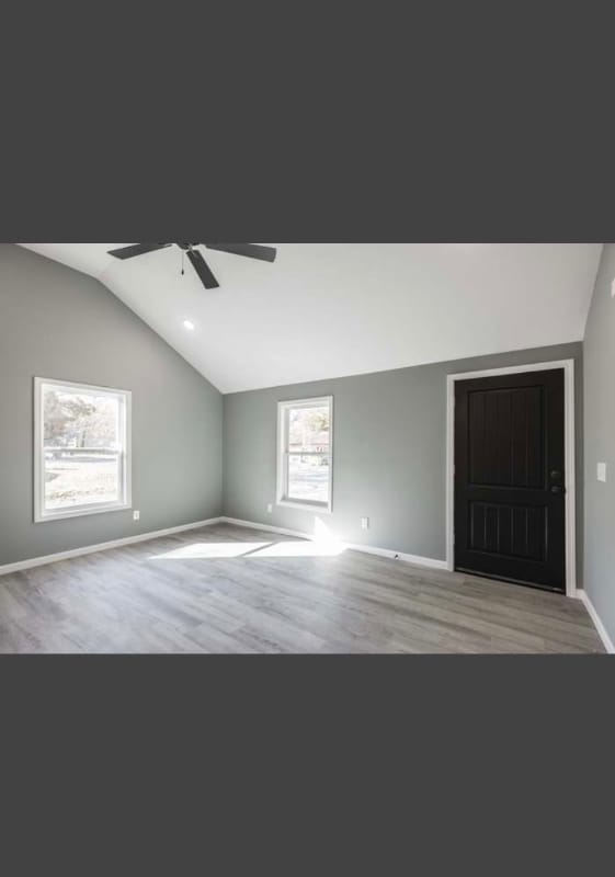 Photo - 200 Dollar Blvd