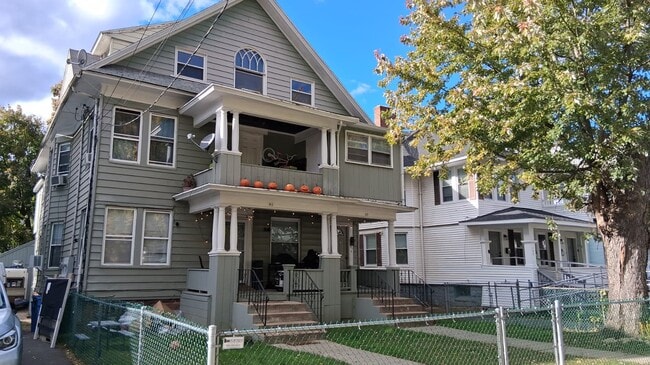 Building Photo - 143 Edgewood St Unit 3