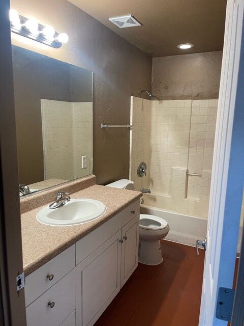 Photo - 1430 S New St Unidad 1