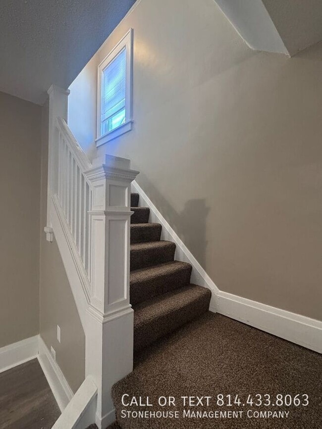 Photo - 306 Poplar St