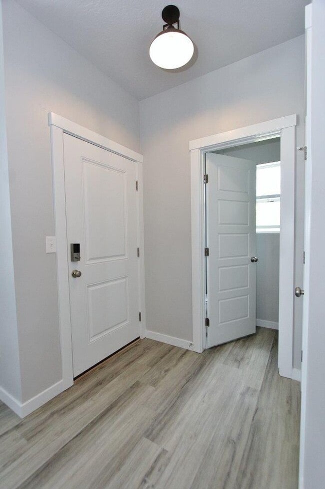 Photo - Clean Home in Quiet Neighborhood **$500 Of...