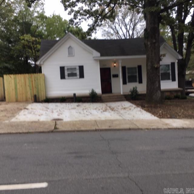Photo - 4301 W Markham St Townhome