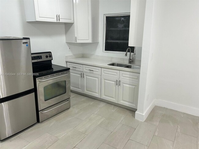 Photo - 261 NW 49th St