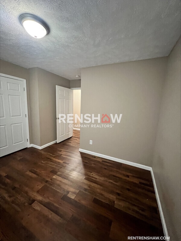 Photo - 1912 Lynn St