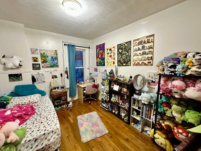 Photo - 14 Ashford St Unit 4R