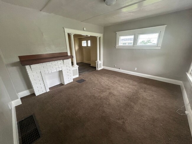 Photo - Charming 3 Bedroom Home Near East Toledo & Downtown