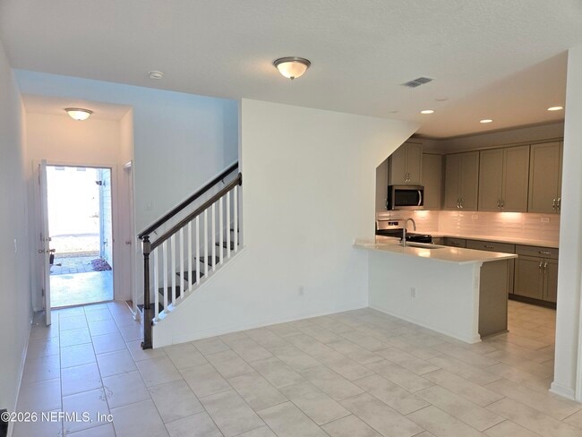 Photo - 817 Cherry Elm Dr