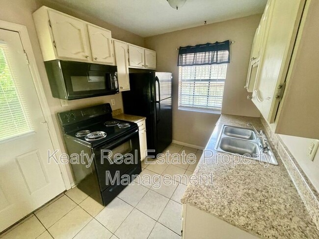 Photo - 418 Failla Rd
