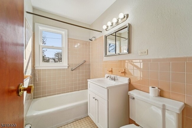 Photo - 476 Joralemon St Unit B5