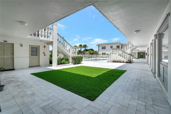 Photo - 5450 Hollywood Blvd Unit 206