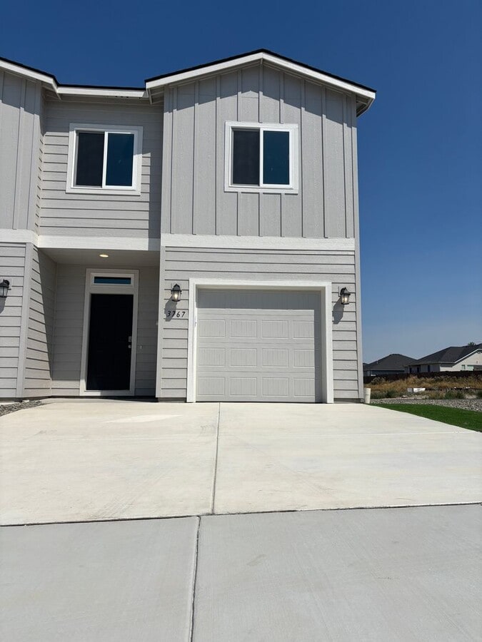 Brand New Corner Townhome! - Brand New Corner Townhome!