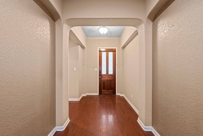 Photo - 141 Springtree Gate