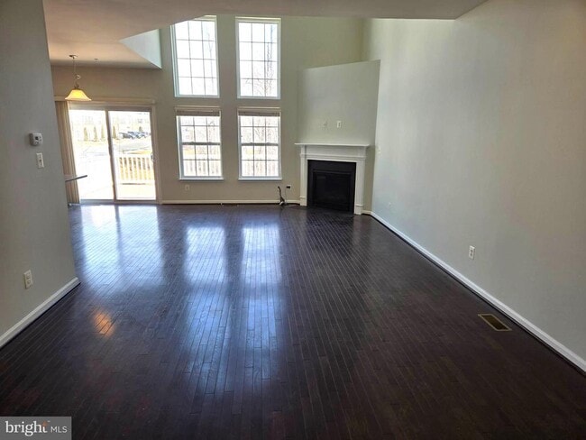 Photo - 514 Millar Ct