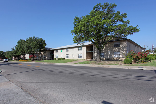 Building Photo - Brentwood Rental