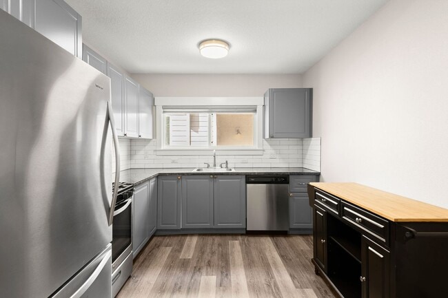 Photo - Charming 3 Bedroom/1 Bath Jennings Lodge home