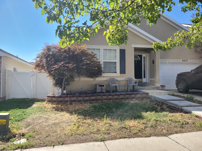 Front of House - 6633 W Sierra Oaks Dr Apartamentos Unidad B