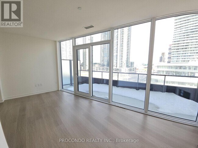 Photo - 448 Burnhamthorpe Rd W Unité 610