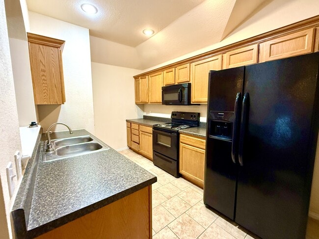 Photo - 4628 Lakeshore Dr