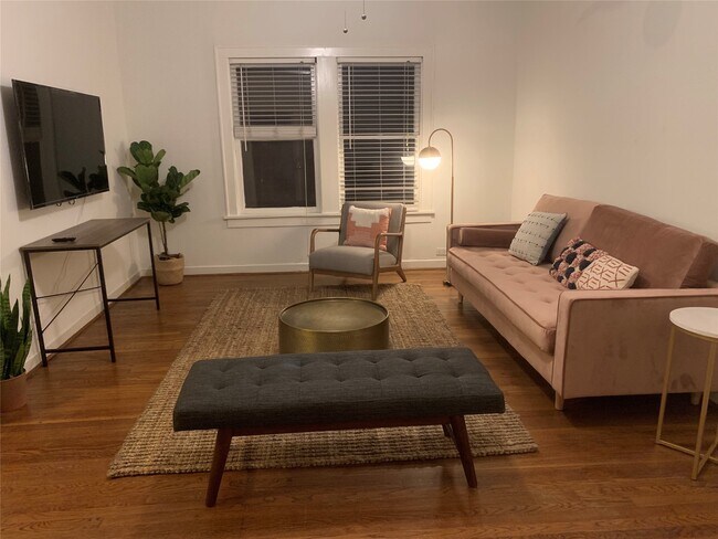 Photo - 429 Hawthorne St Unit 1