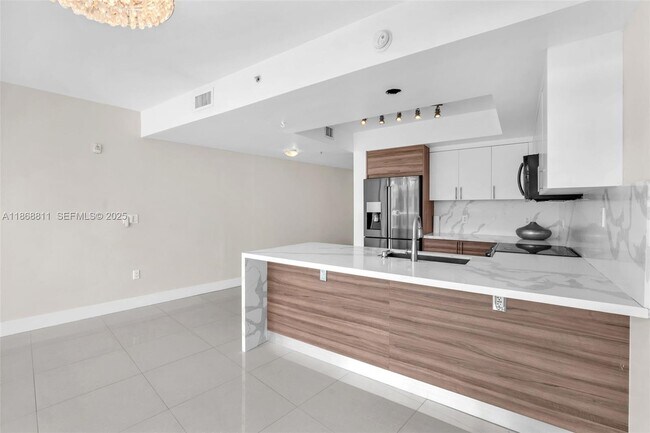 Photo - 2000 Bay Dr Unidad 204