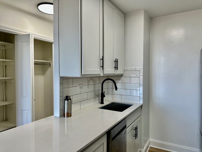Photo - 3333 Broadway Unit B18J