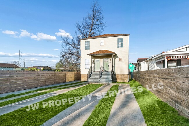 Building Photo - 2632 Annette St Unit 2634 Annette St