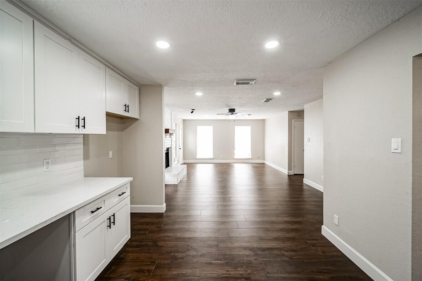 Photo - 16974 Cairntosh St