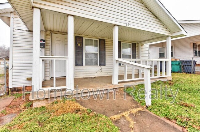 Photo - 321 SE 25th St