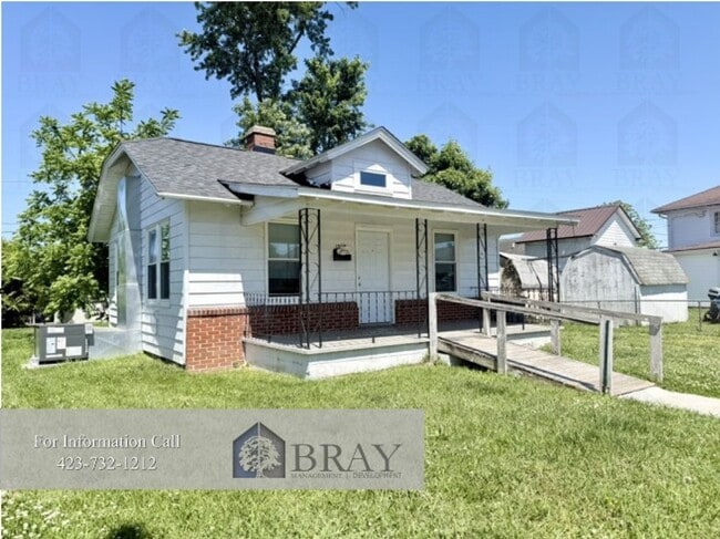 Building Photo - Fully Renovated 2 Bedroom Home in the Heart of Kingsport