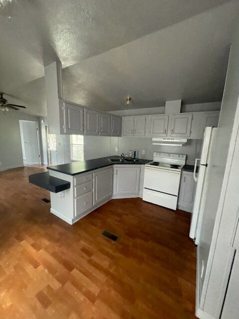2 bedroom 1 bath mobile home
