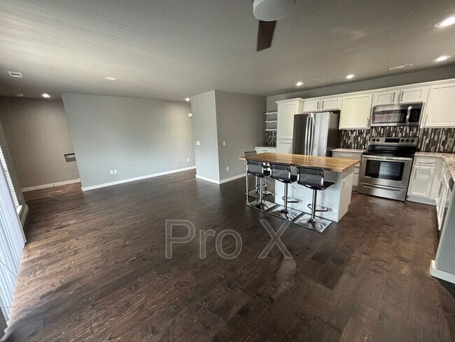 Photo - 2826 W Blackstone Crossing