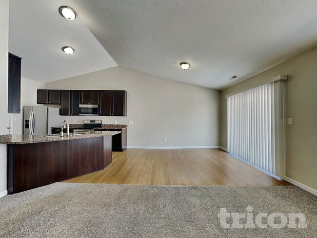 Photo - 4907 Long Iron Dr