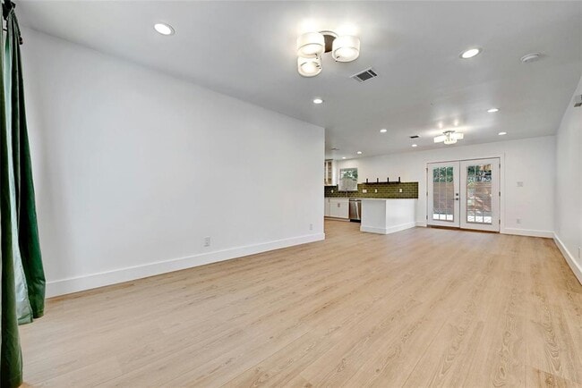 Photo - 2604 Berkett Dr