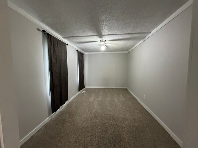 Photo - 145 Church St