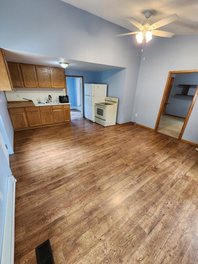 Photo - 335 Rupert Dr Unit 2