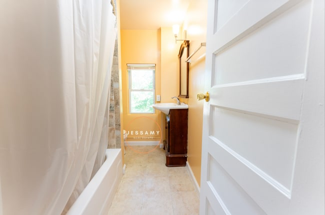Photo - 33 Oneida Ave Unit #3