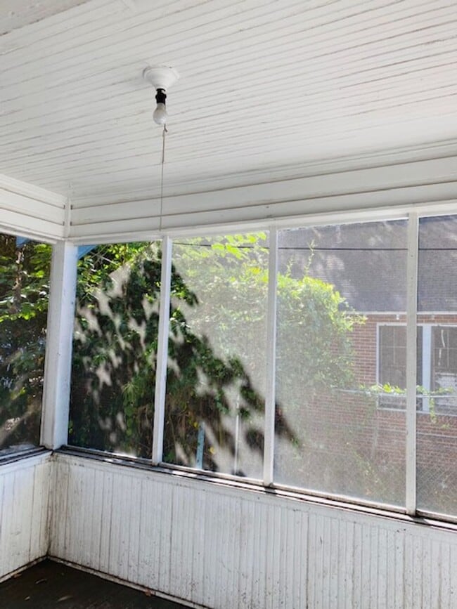 Photo - Great 3/1 Home Walk to UF with Yard & Pets...