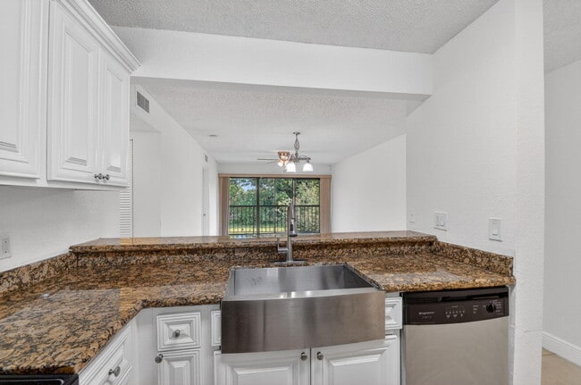 Photo - 1681 Balfour Point Dr Unidad F