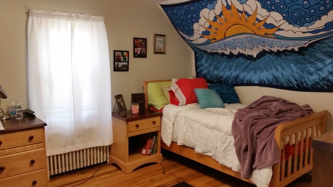 Bedroom - 135 Evergreen Ave