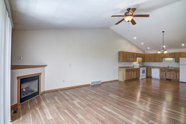 Photo - 5538 165th St E House