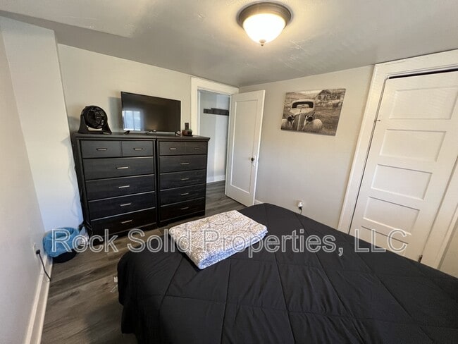 Photo - 1610 Pebrican Ave