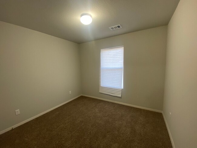 Photo - SUPER CLEAN 3bedroom/2bathroom home in Bro...