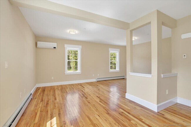 Photo - 74 Tunxis St