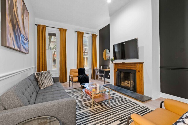 Photo - 1306 Liverpool St
