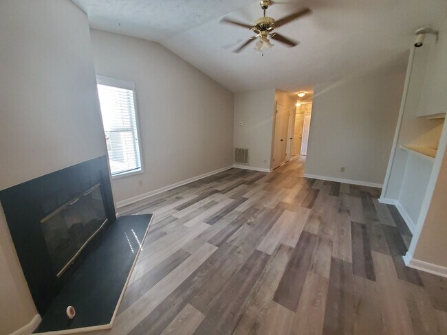 Photo - 672 Bartons Landing Pl