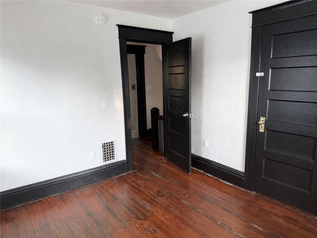 Photo - 52 Winterroth St