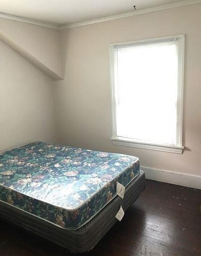 Photo - 702 W Oregon St