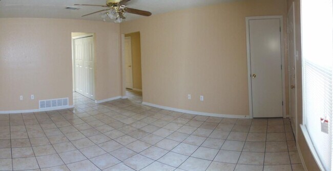 Photo - 1002 Circle M Dr Unidad Apt A