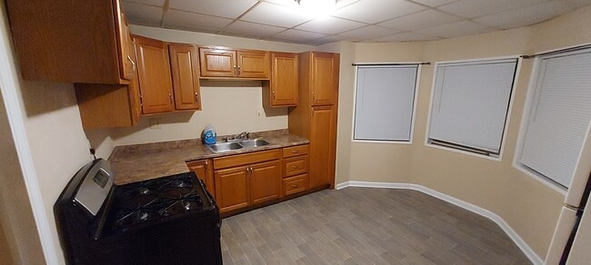 Building Photo - 901 Marquette St Unit 4